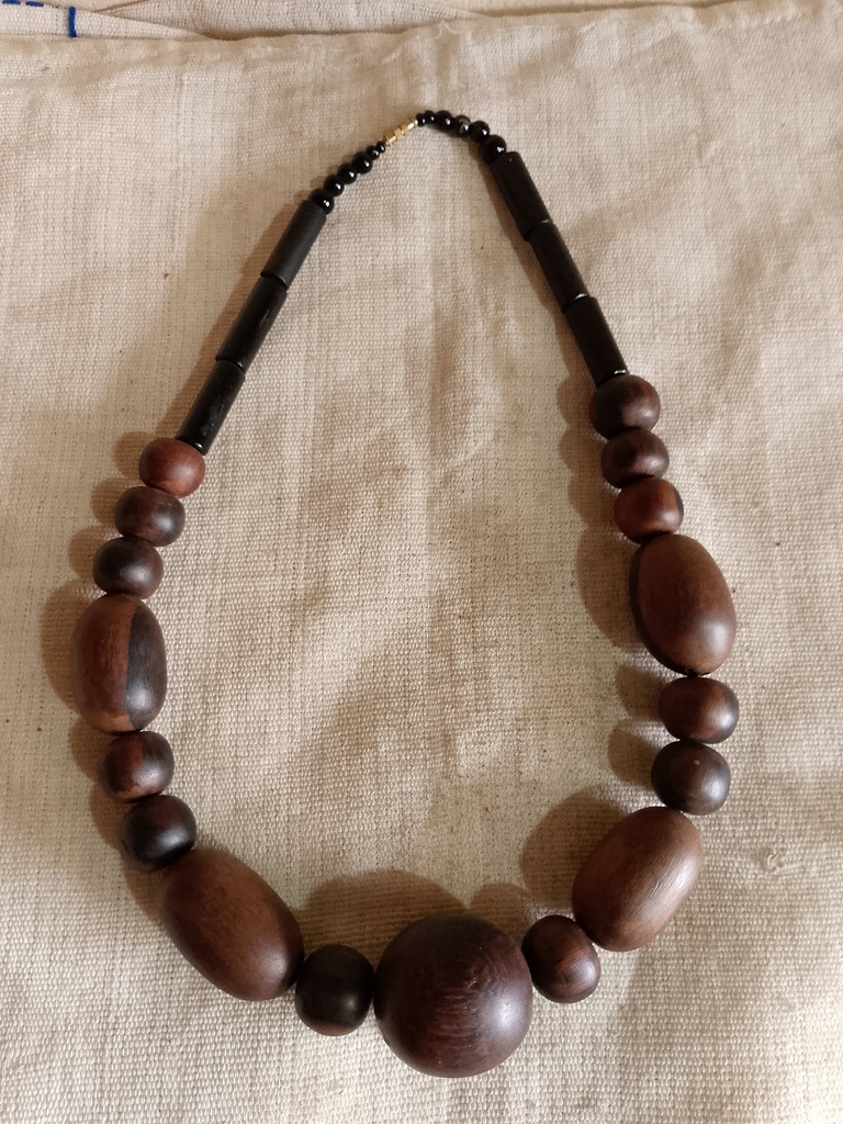 Collier en Perles et Bois