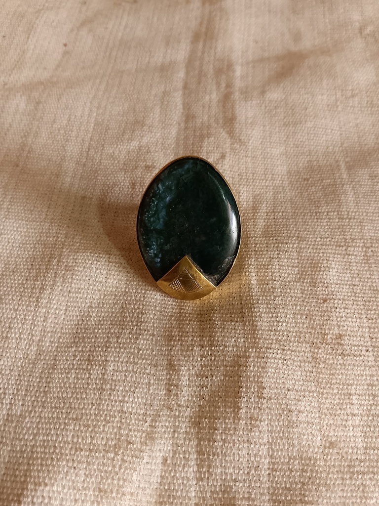 Sculpture Dorée : Bague en Bronze et Agate