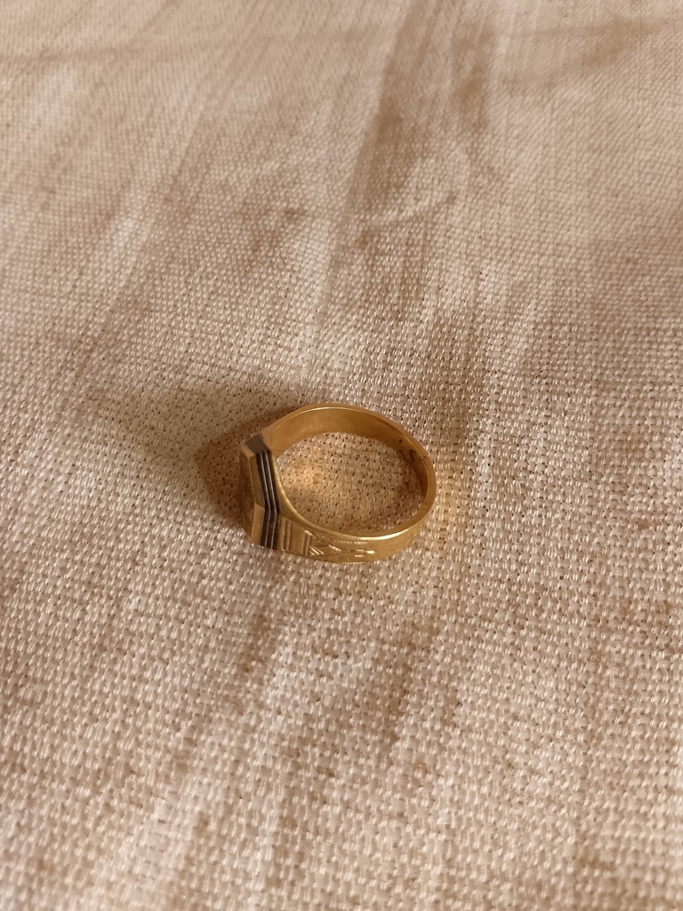 Sérénité Virile : Bague en Bronze Mat