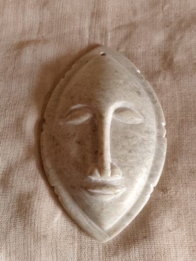 Masque Sculpté en Pierre Naturelle