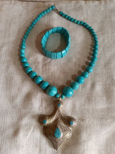 Collier en Turquoise et Nickel - Charme Magique