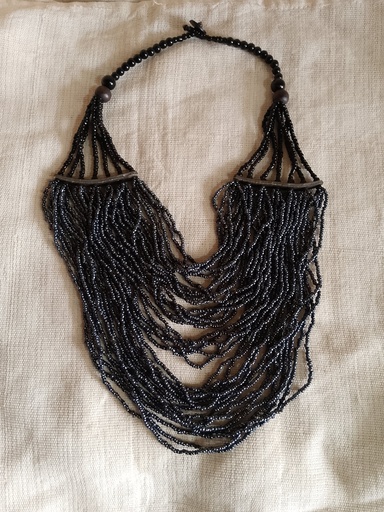 Collier en Perles Éclatantes